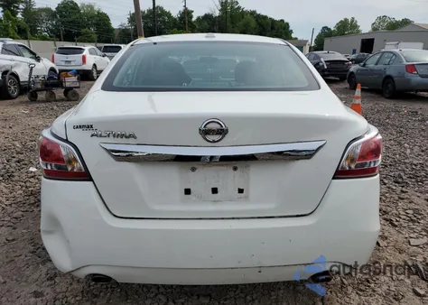 2015 Nissan Altima 2.5 из США, поврежденный, VIN 1N4AL3AP3FC410667